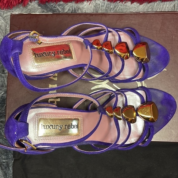 Luxury Rebel Suede Stiletto Pumps  , Size 8.0 - Picture 2 of 6